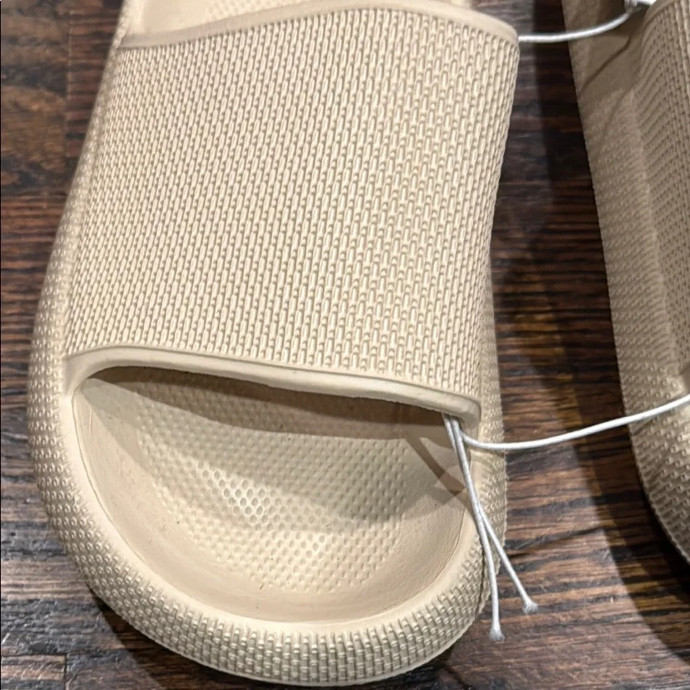 Beige kids Slide Sandals. NWT